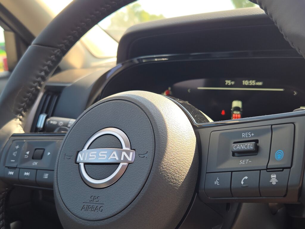 2025 Nissan Pathfinder Platinum photo 30