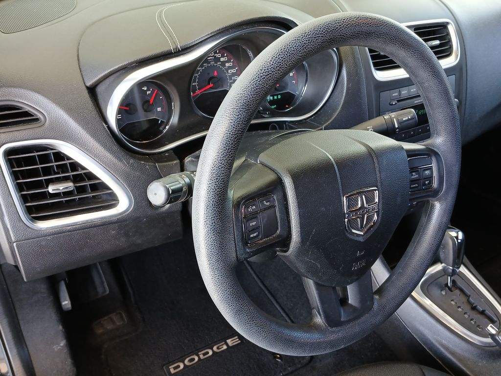 2013 Dodge Avenger SE photo 17