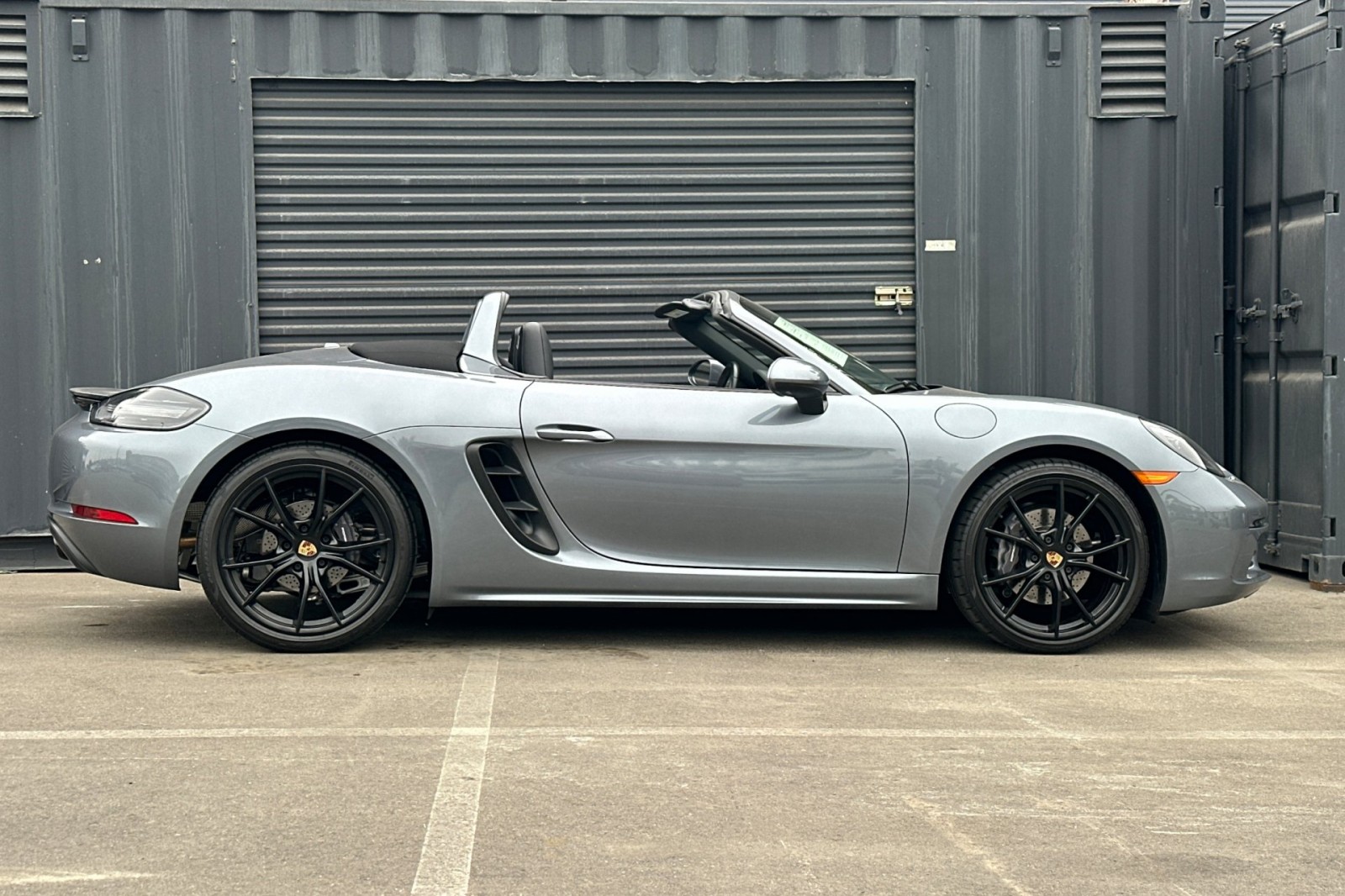 2025 Porsche Boxster photo 9