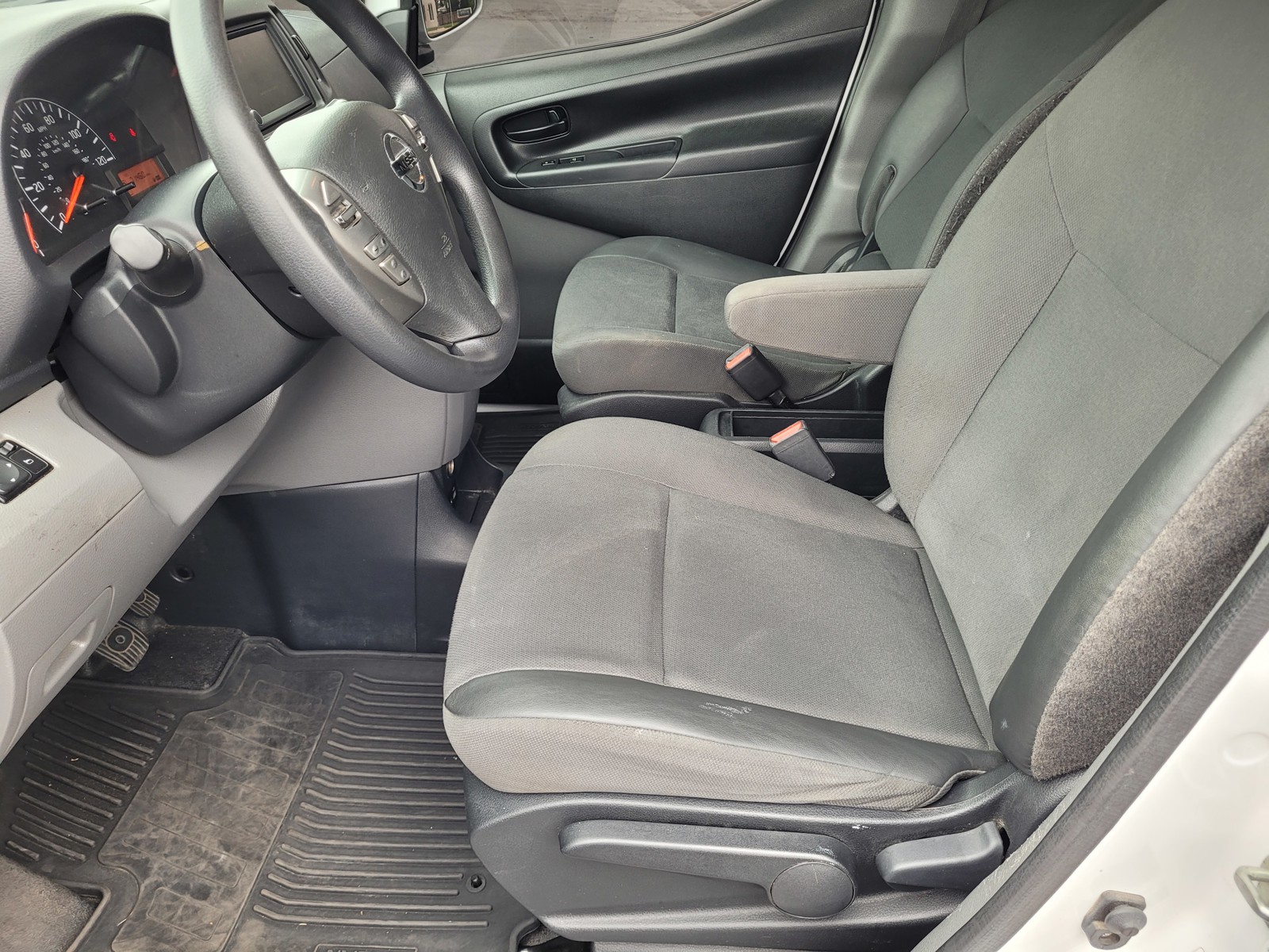 2020 Nissan NV200 SV photo 18