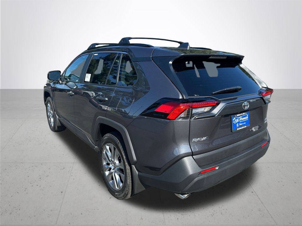 2025 Toyota RAV4 XLE Premium photo 9