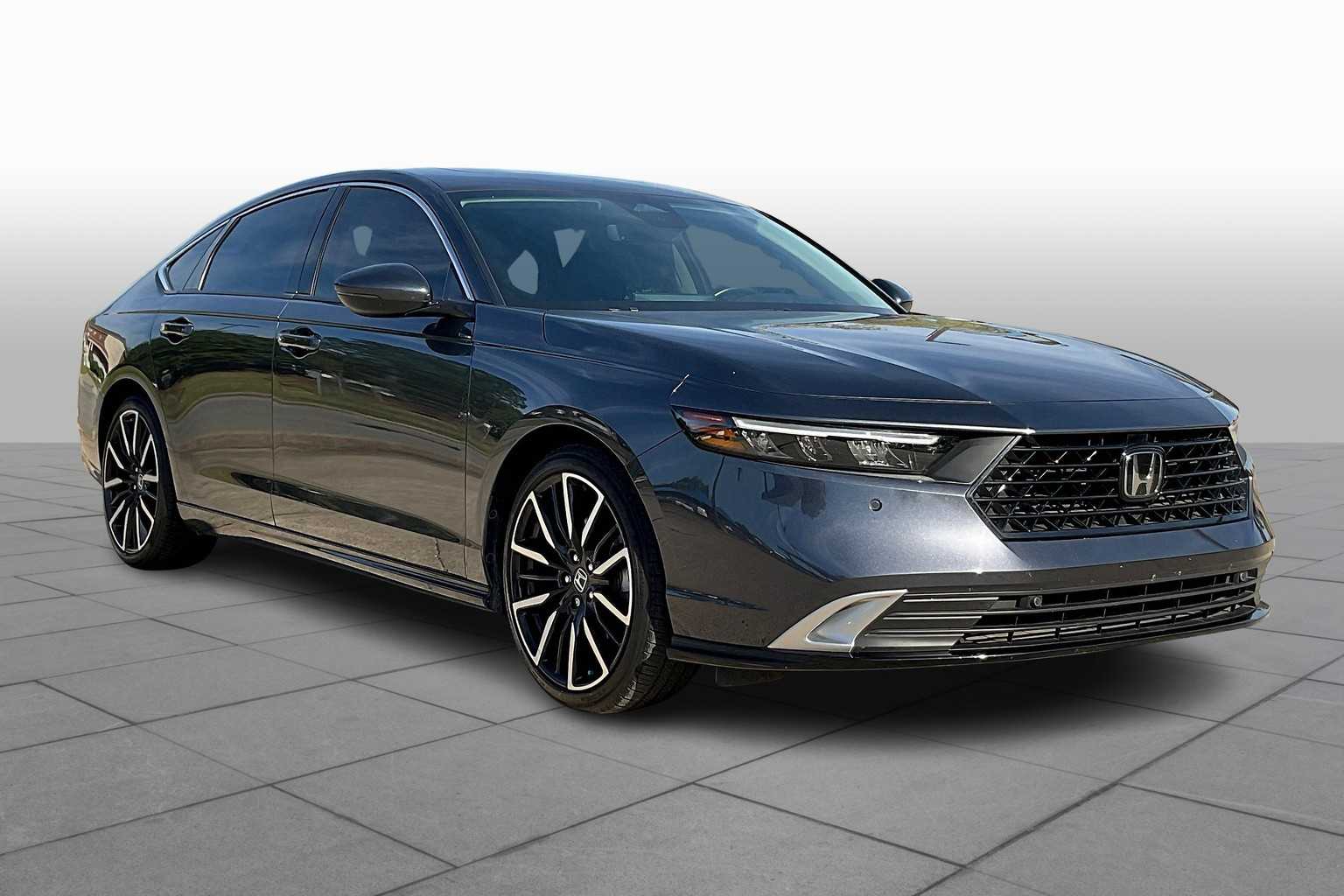 2023 Honda Accord Hybrid Touring photo 2