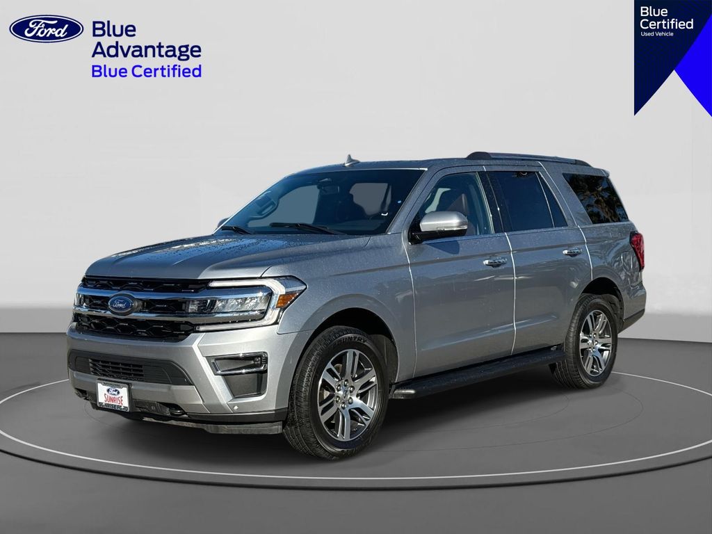 2023 Ford Expedition Limited's photo