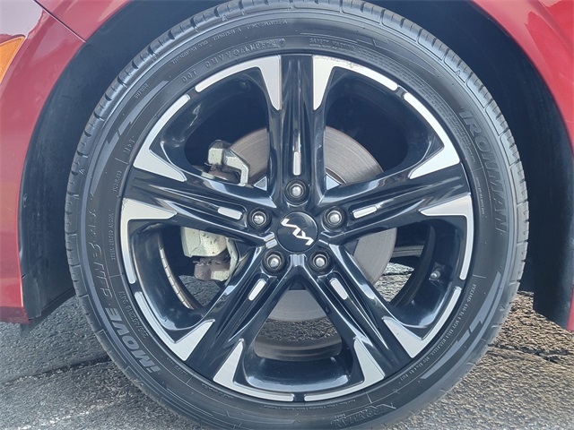 2022 Kia K5 GT-Line photo 12