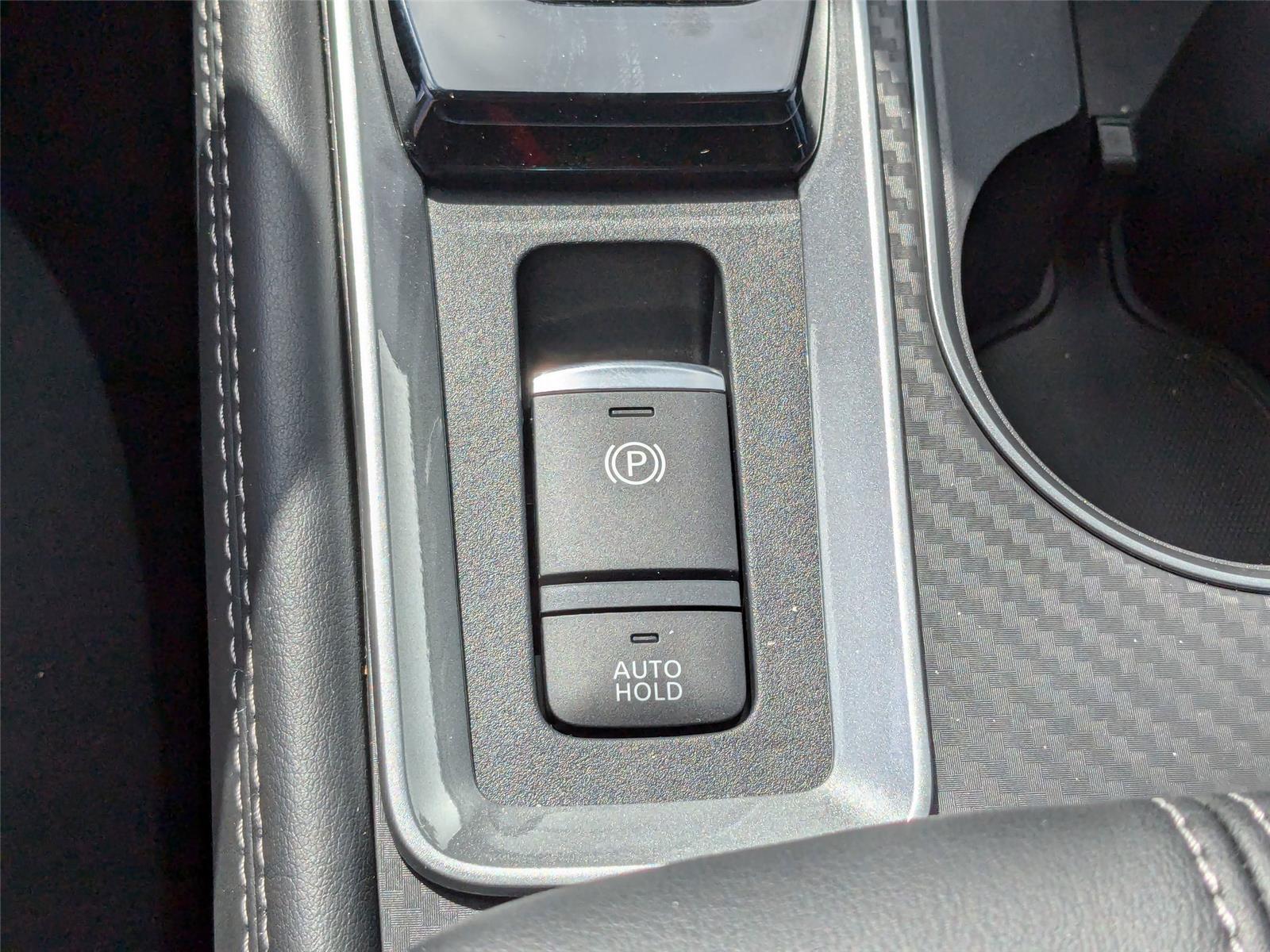 2025 Nissan Altima SV photo 3