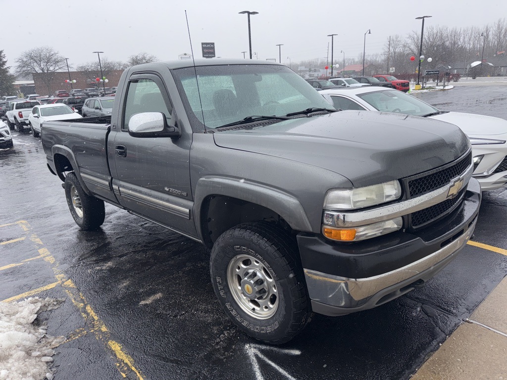 2002 CHEVROLET SILVERADO - Image 1