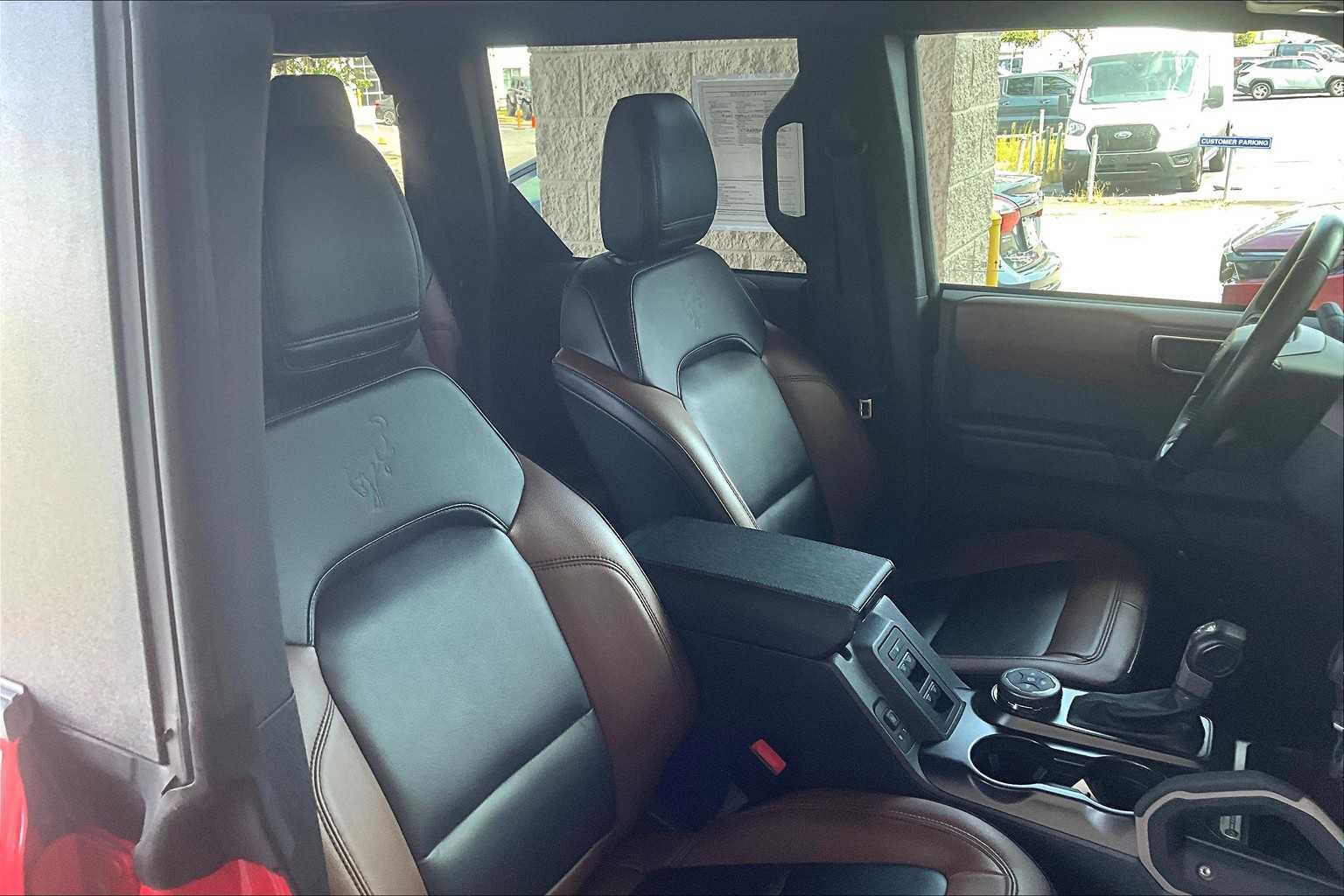 2024 Ford Bronco Outer Banks photo 8
