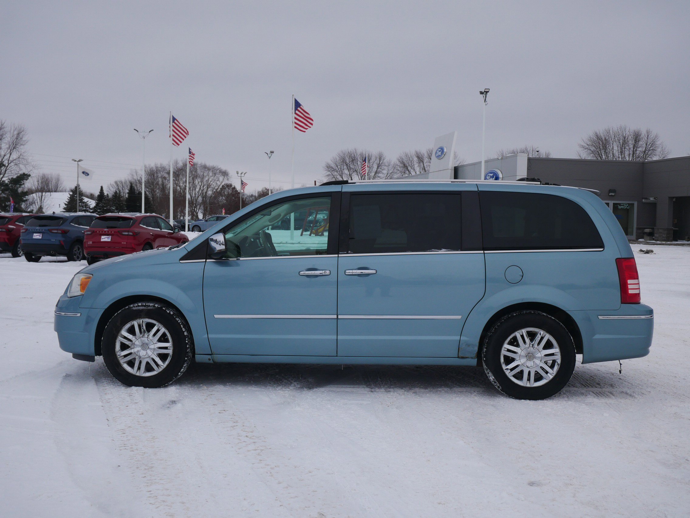 Used 2009 Chrysler Town & Country Limited with VIN 2A8HR64X39R578074 for sale in Hastings, Minnesota