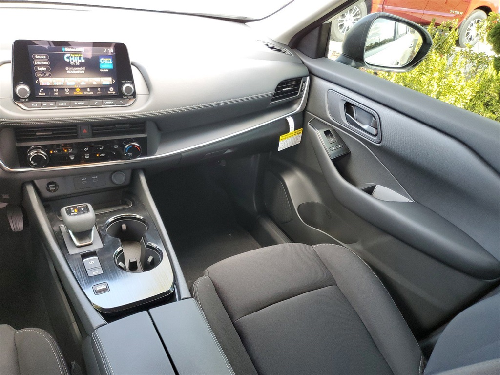 2025 Nissan Rogue S photo 15