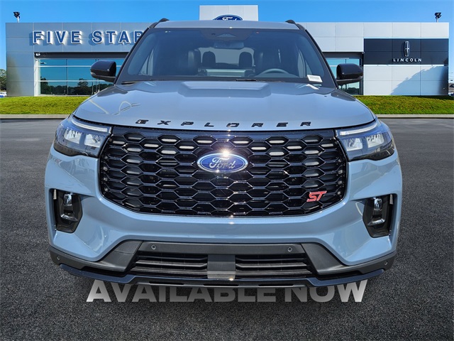2025 Ford Explorer ST photo 2