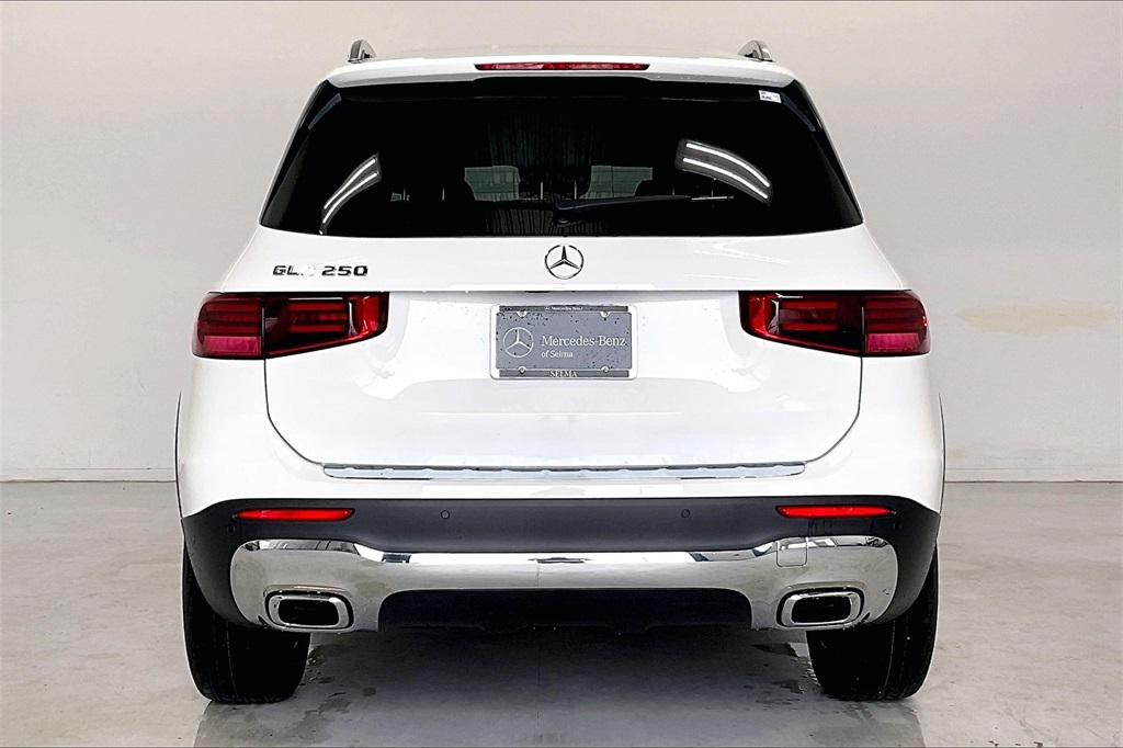 2025 Mercedes Benz GLB 250 photo 4