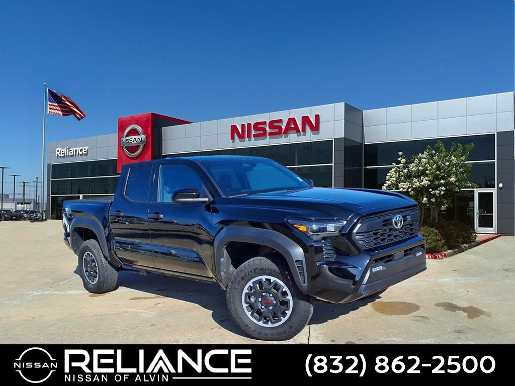 2025 Toyota Tacoma SR5's photo