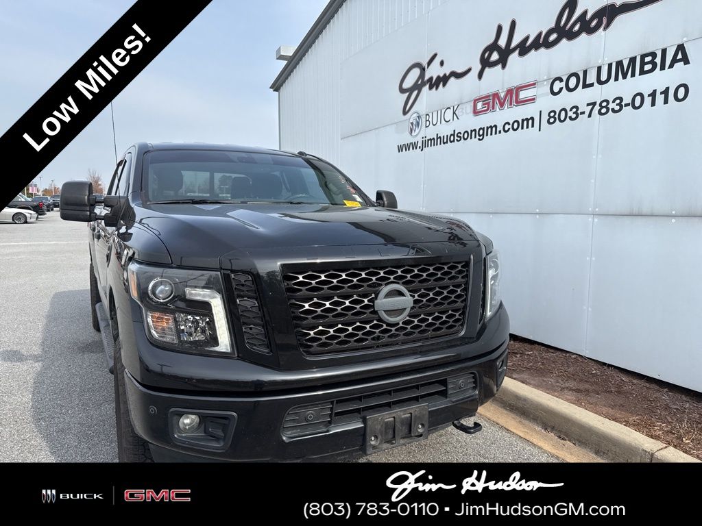 2018 Nissan Titan SV photo 2