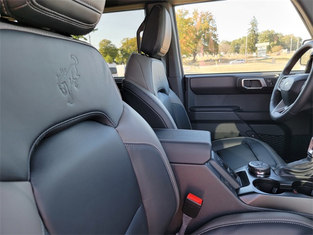 2025 Ford Bronco Outer Banks photo 16