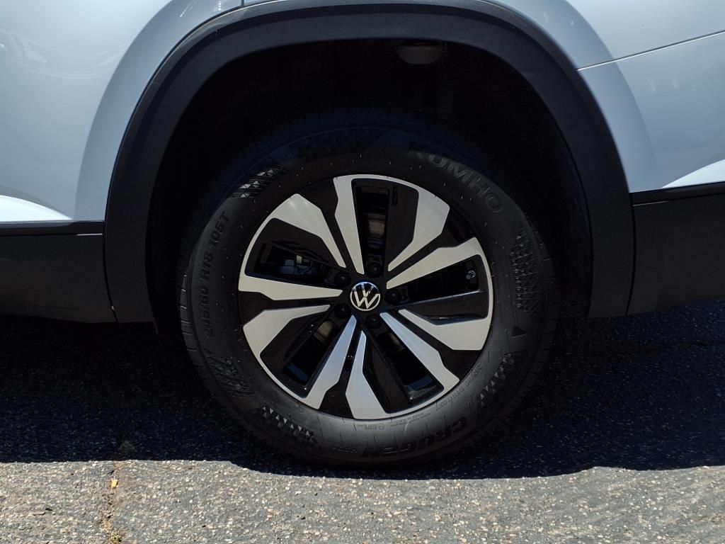 2025 Volkswagen Atlas SE photo 4