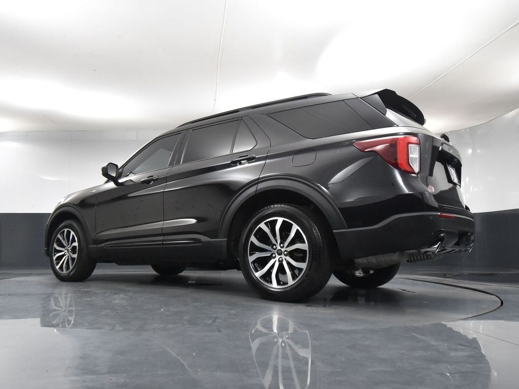 2024 Ford Explorer ST-Line photo 46