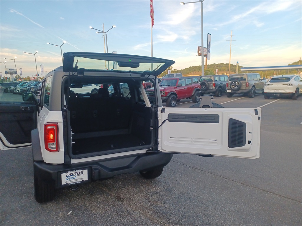 2025 Ford Bronco Base photo 14