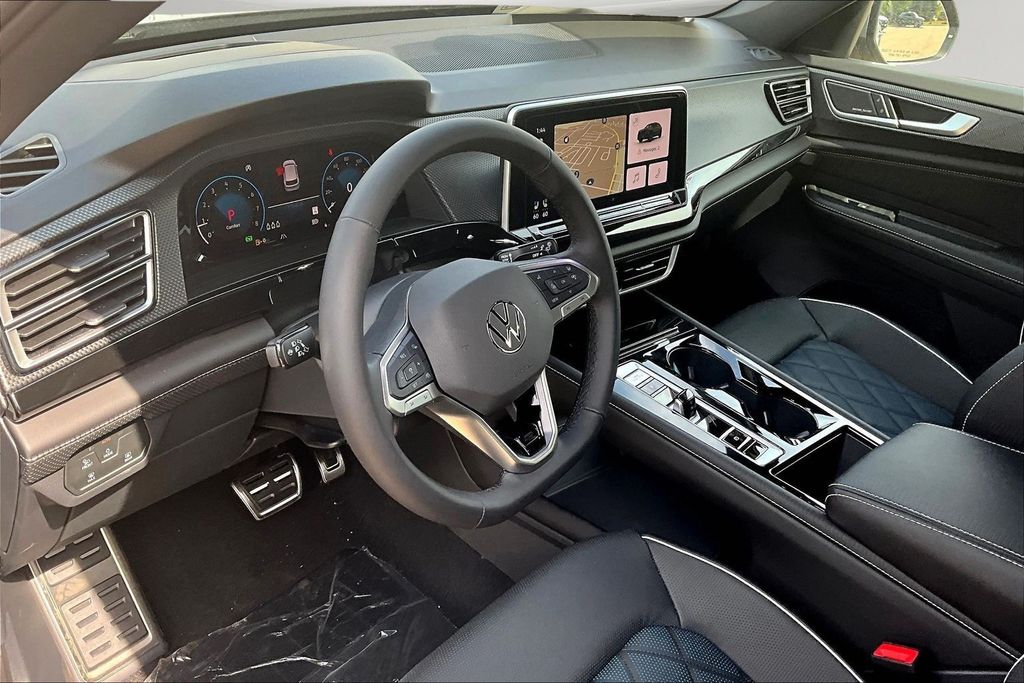 2026 Volkswagen Atlas Cross Sport SEL Premium R-Line photo 4