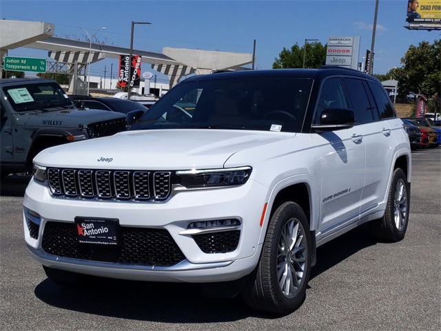 2025 Jeep Grand Cherokee Summit photo 4