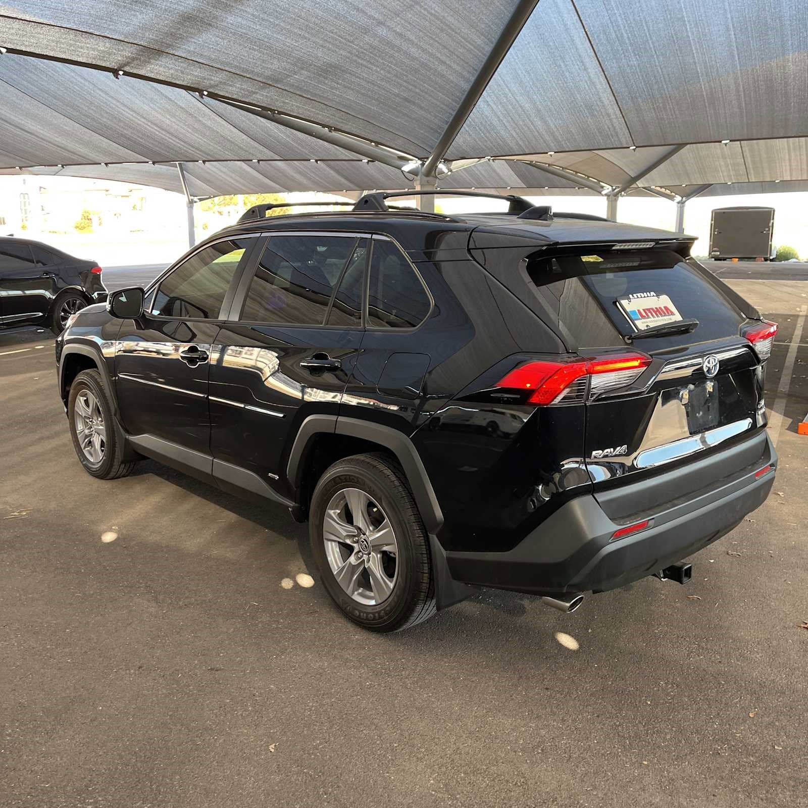 2024 Toyota RAV4 Hybrid XLE photo 4