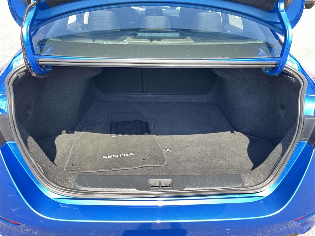 2025 Nissan Sentra SV photo 9
