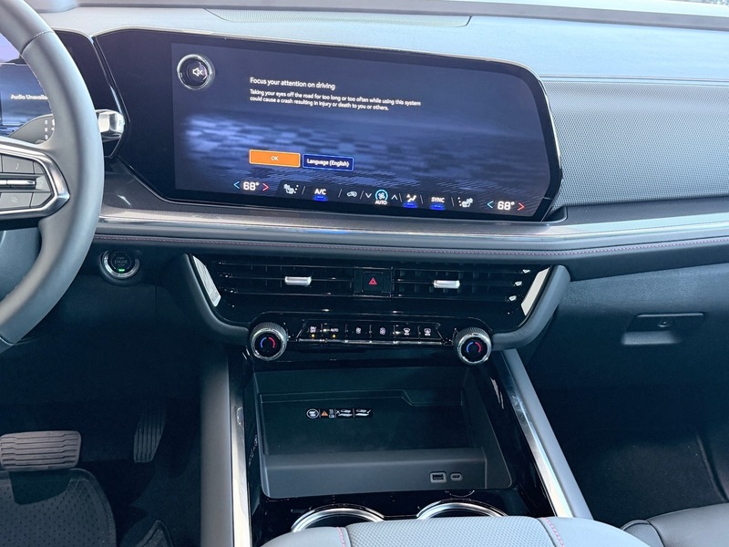2025 Chevrolet Suburban RST photo 14