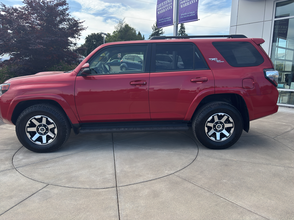 2022 Toyota 4Runner TRD Off-Road Premium photo 2
