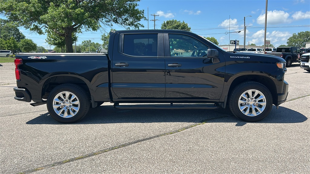 2021 Chevrolet Silverado 1500 Custom photo 2