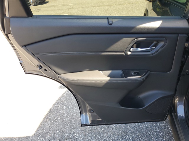 2026 Nissan Rogue SV photo 25