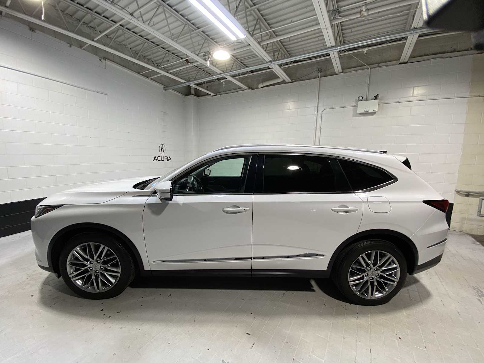 2024 Acura MDX Advance SH-AWD photo 3