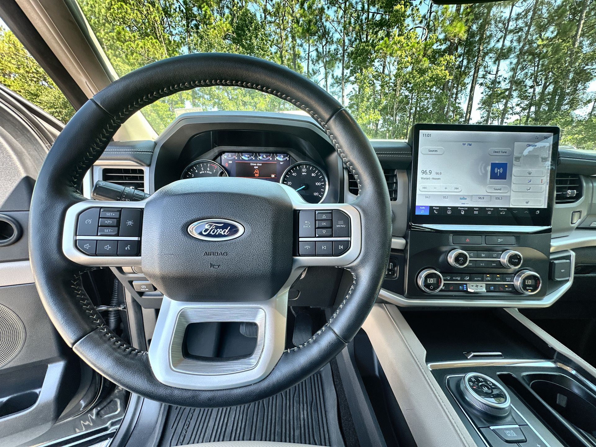2022 Ford Expedition XLT MAX photo 10