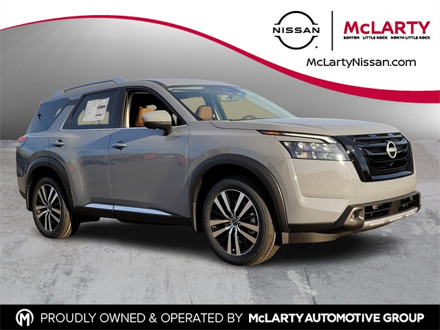 2025 Nissan Pathfinder Platinum's photo