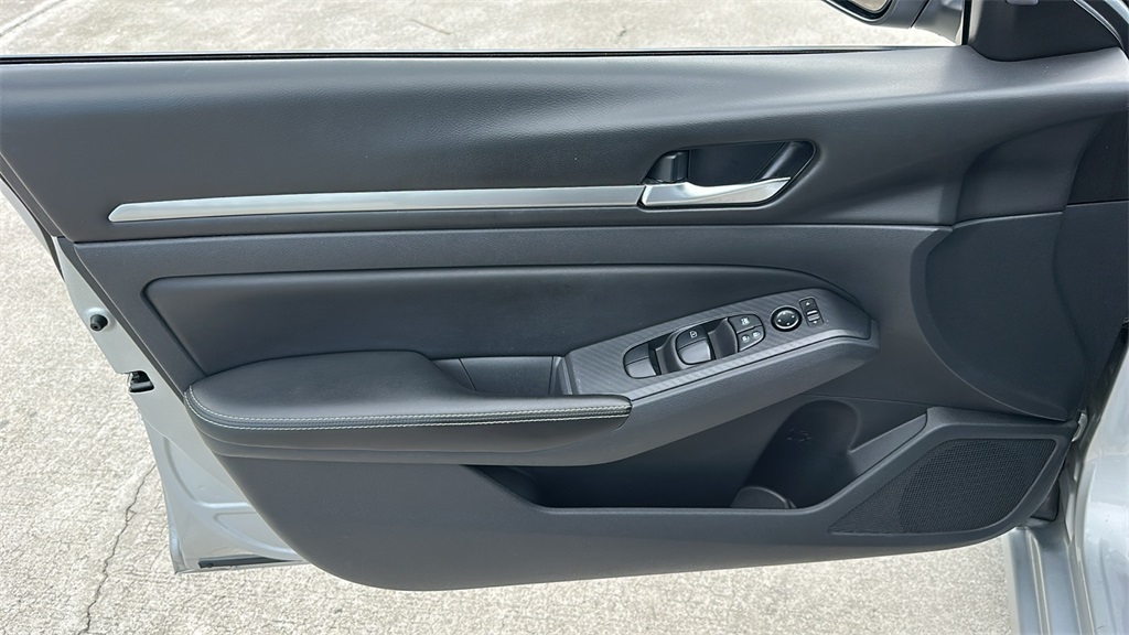2022 Nissan Altima 2.5 SV photo 15