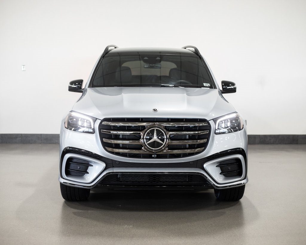 2025 Mercedes Benz GLS 450 4MATIC photo 2