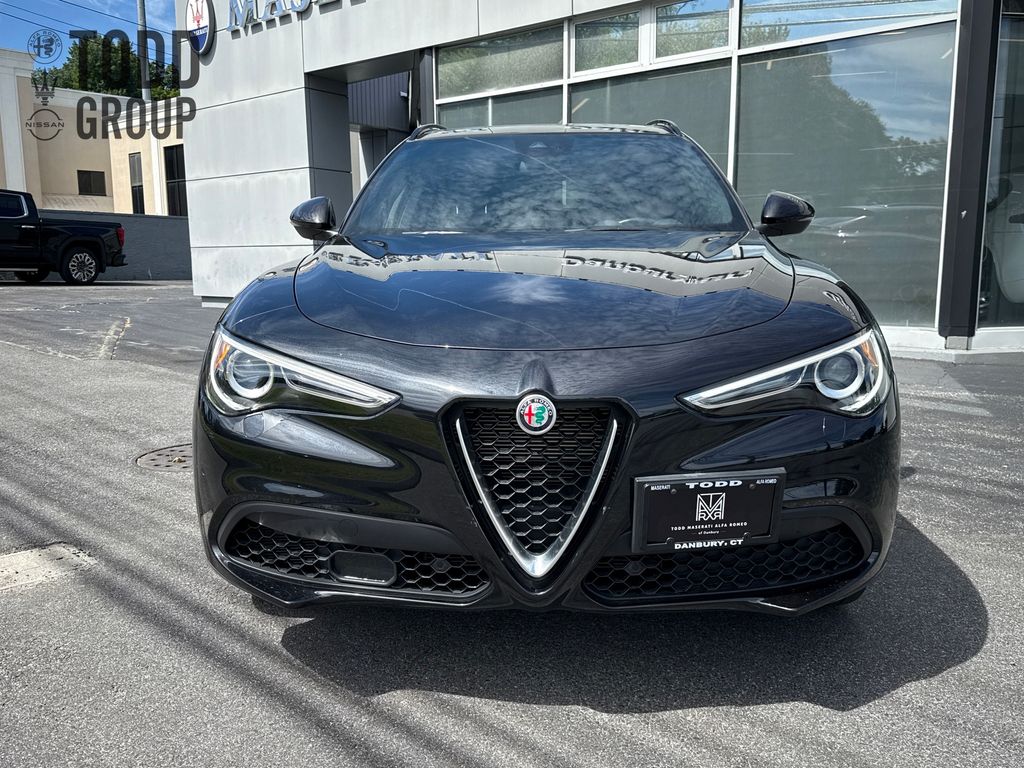 2022 Alfa Romeo Stelvio Ti photo 6