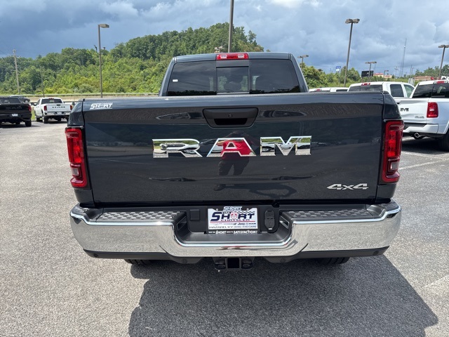 2025 Ram 2500 Tradesman photo 3