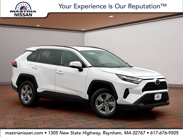 2024 Toyota RAV4 XLE's photo