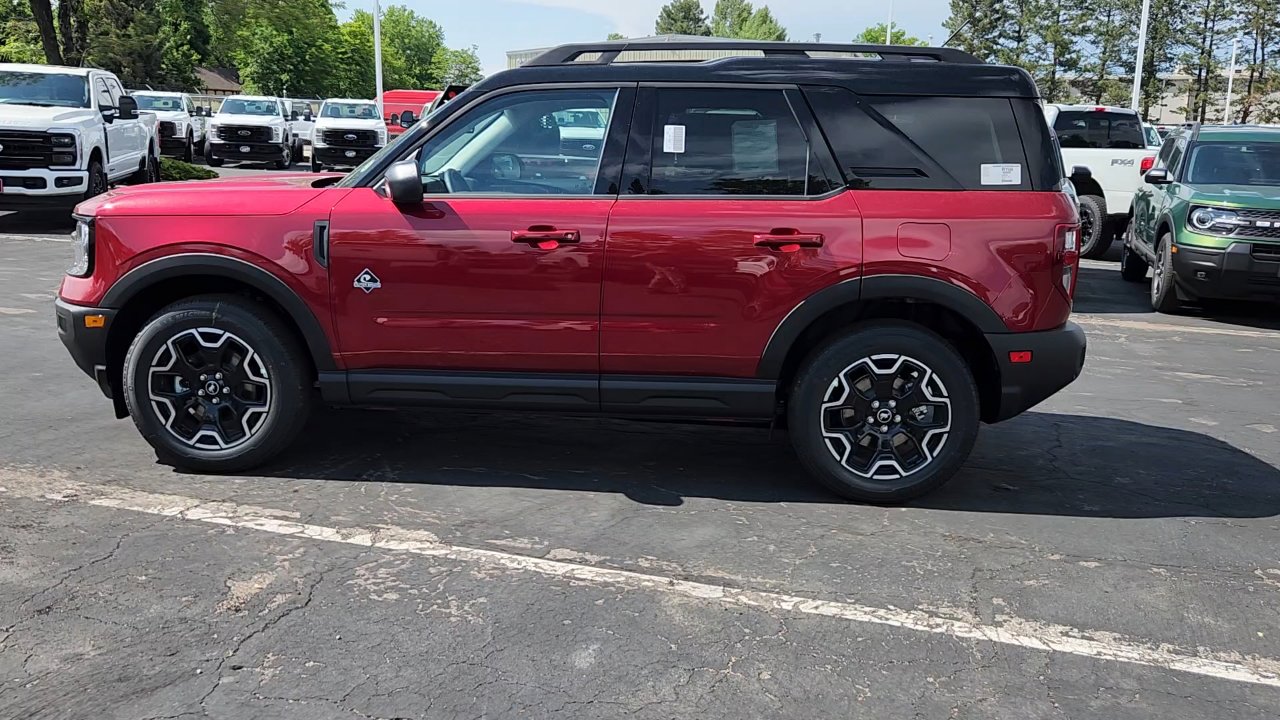 2025 Ford Bronco Sport Outer Banks photo 2