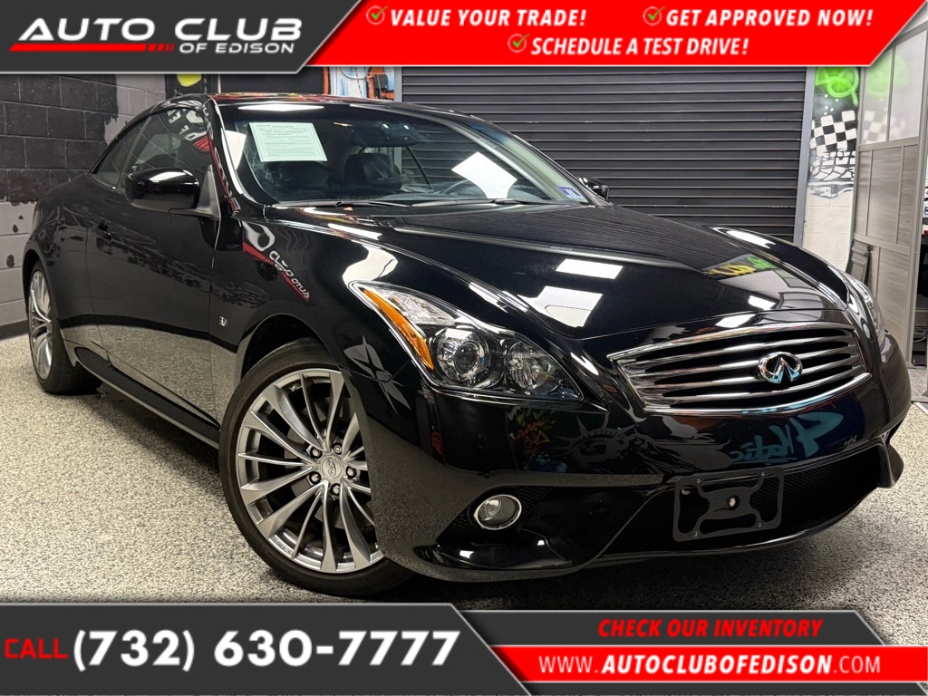 2015 INFINITI Q60 Convertible Base's photo