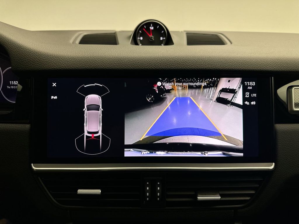 2022 Porsche Cayenne Base photo 15