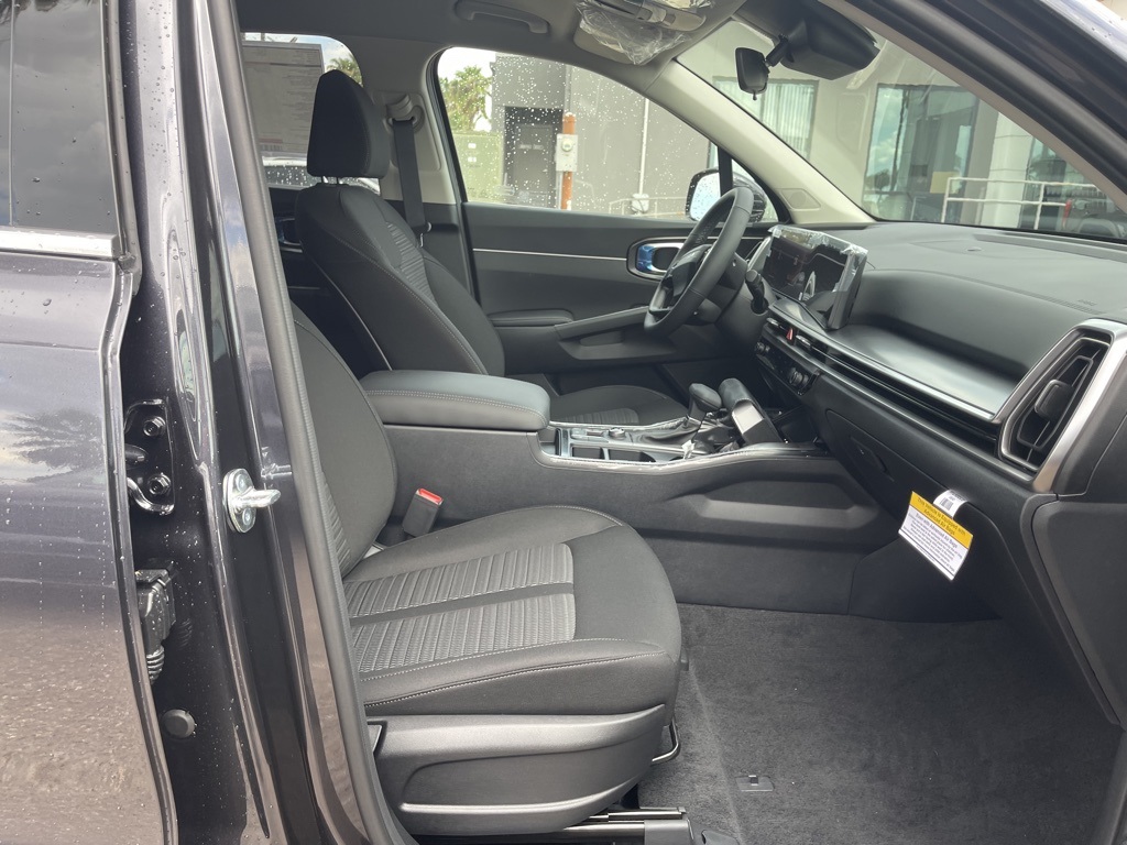 2026 Kia Sorento LX photo 9