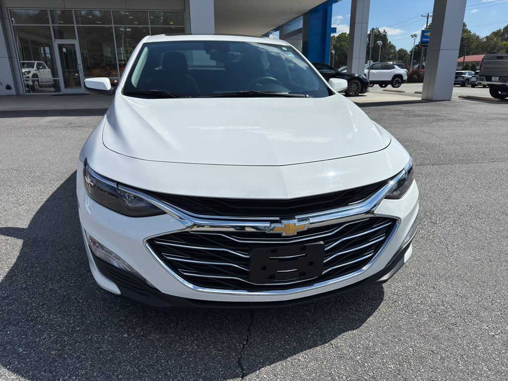 2023 Chevrolet Malibu 1LT photo 2