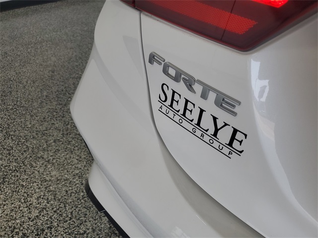 2023 Kia Forte GT-Line photo 24