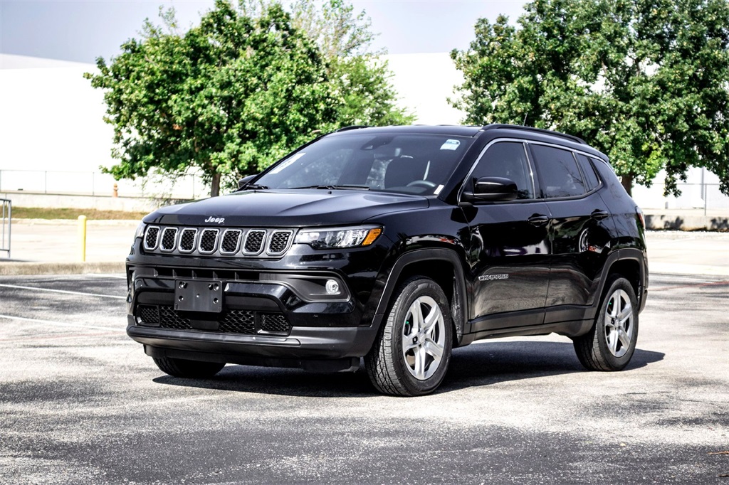 2024 Jeep Compass Latitude photo 8
