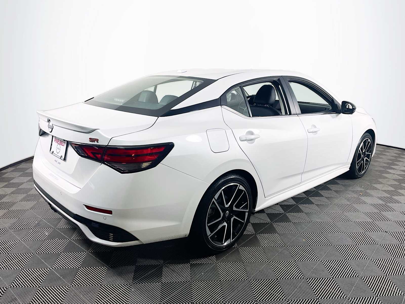 2024 Nissan Sentra SR photo 3