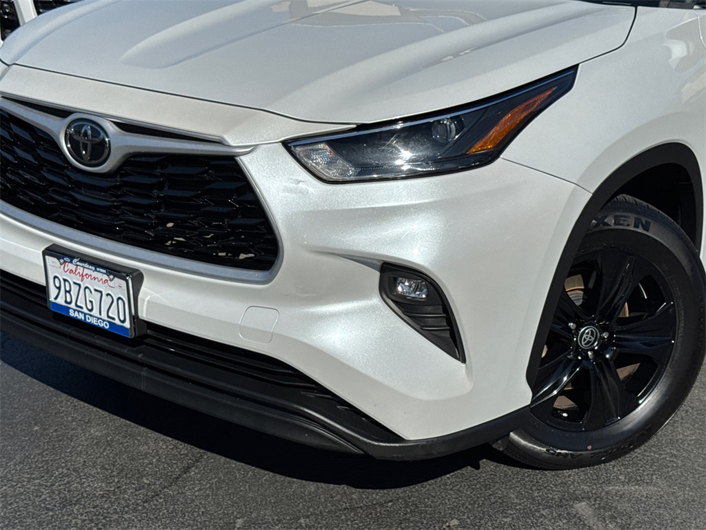 2022 Toyota Highlander XLE photo 2