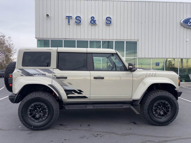 2025 Ford Bronco Raptor photo 2