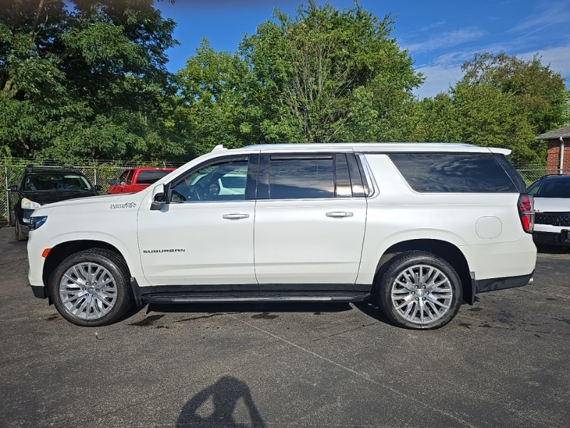 2023 Chevrolet Suburban High Country photo 4