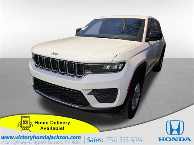 2024 Jeep Grand Cherokee Laredo's photo