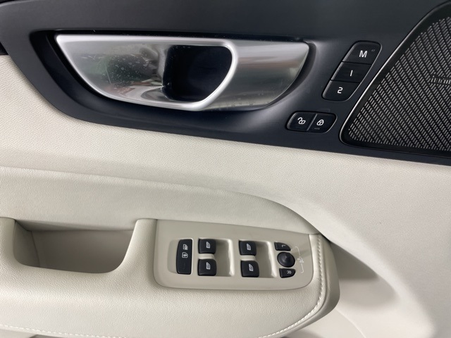 2026 Volvo XC60 photo 18